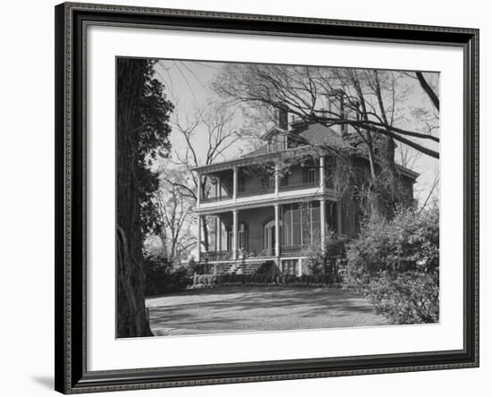 Women Touring the Plantations of Edentown During the Early Spring Season-Ed Clark-Framed Photographic Print