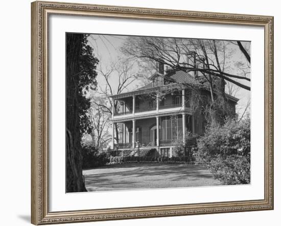 Women Touring the Plantations of Edentown During the Early Spring Season-Ed Clark-Framed Photographic Print