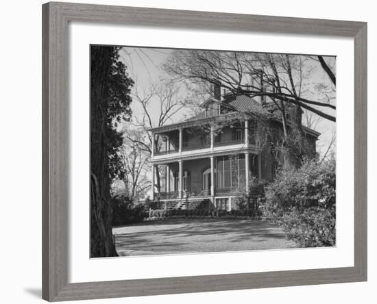 Women Touring the Plantations of Edentown During the Early Spring Season-Ed Clark-Framed Photographic Print