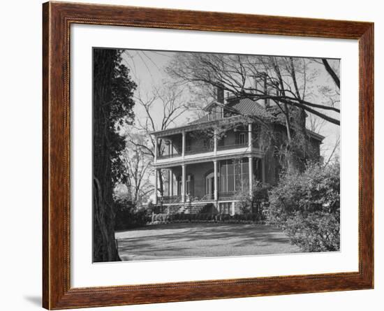 Women Touring the Plantations of Edentown During the Early Spring Season-Ed Clark-Framed Photographic Print