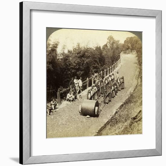 Women Working on the Darjeeling Highway, India-Underwood & Underwood-Framed Photographic Print