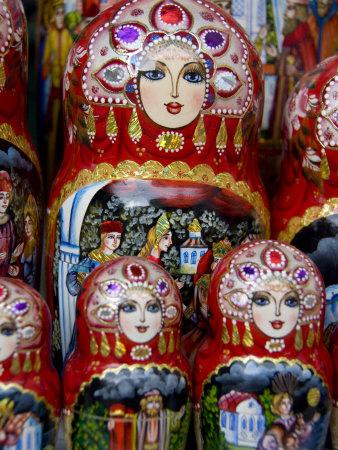 wooden russian nesting dolls