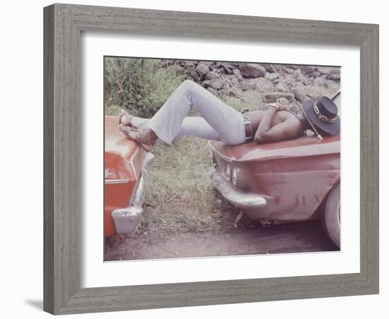 Woodstock Music and Art Festival-Bill Eppridge-Framed Photographic Print