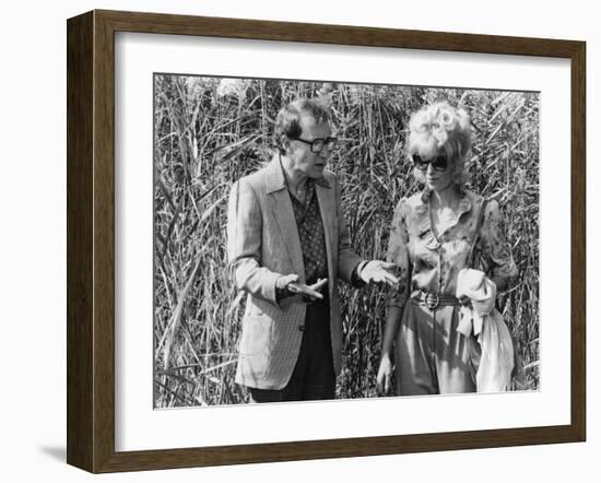 Woody Allen and Mia Farrow BROADWAY DANNY ROSE, 1984 directed by Woody Allen (b/w photo)-null-Framed Photo