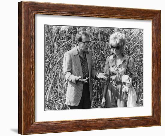 Woody Allen and Mia Farrow BROADWAY DANNY ROSE, 1984 directed by Woody Allen (b/w photo)-null-Framed Photo