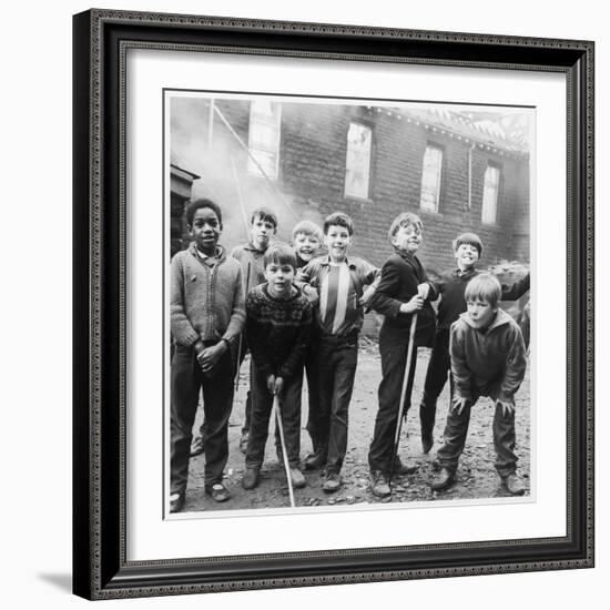 Working Class Children Playing Together in Sheffield-Henry Grant-Framed Photographic Print