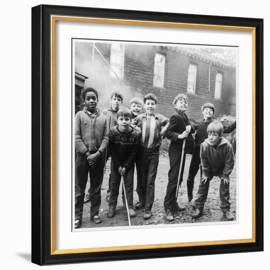 Working Class Children Playing Together in Sheffield-Henry Grant-Framed Photographic Print