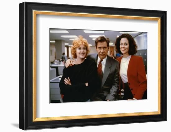 Working Girl by MikeNichols with Harrison Ford Melanie Griffith and Sigourney Weaver, 1988 (photo)-null-Framed Photo