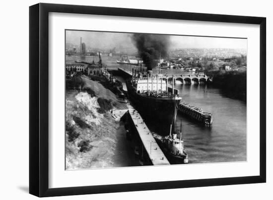 World Famous Ballard Canal Locks in Seattle, WA Photograph - Seattle, WA-Lantern Press-Framed Art Print