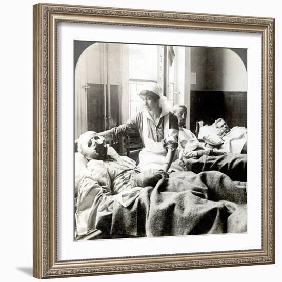 World War I: Nurse-null-Framed Photographic Print