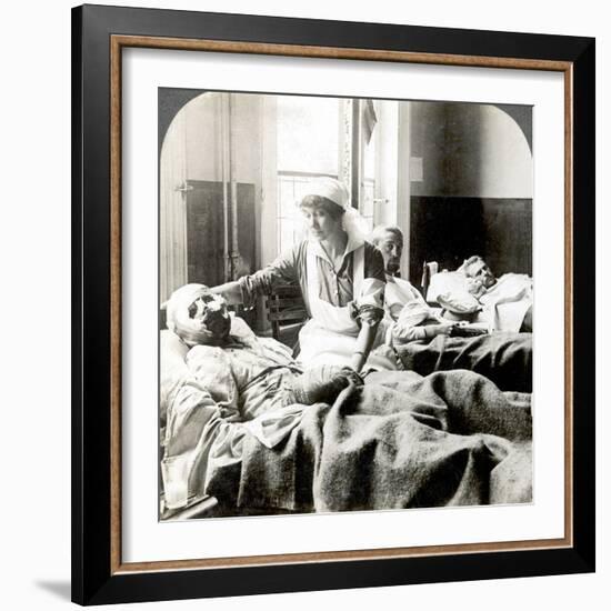 World War I: Nurse-null-Framed Photographic Print