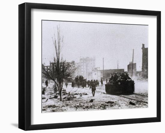 World War II (1939-1945). Battle of Stalingrad. Artillery into the City of Stalingrad. Ussr-null-Framed Giclee Print