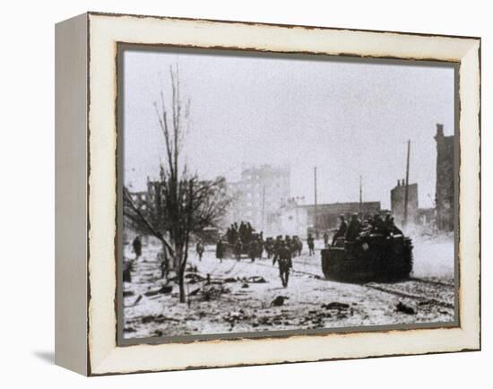 World War II (1939-1945). Battle of Stalingrad. Artillery into the City of Stalingrad. Ussr-null-Framed Premier Image Canvas