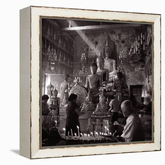 Worshippers in the Temple-null-Framed Premier Image Canvas