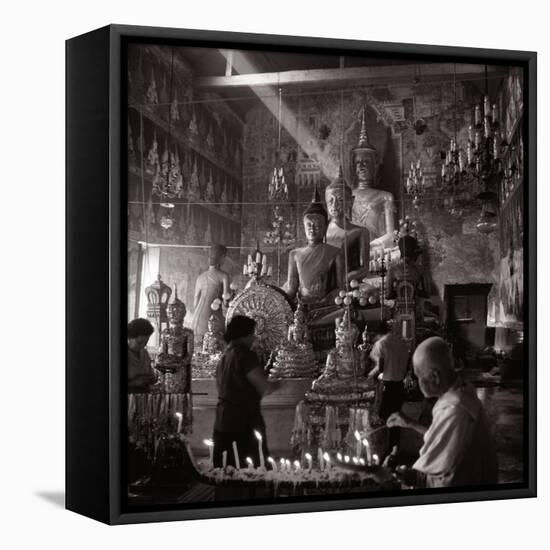 Worshippers in the Temple-null-Framed Premier Image Canvas