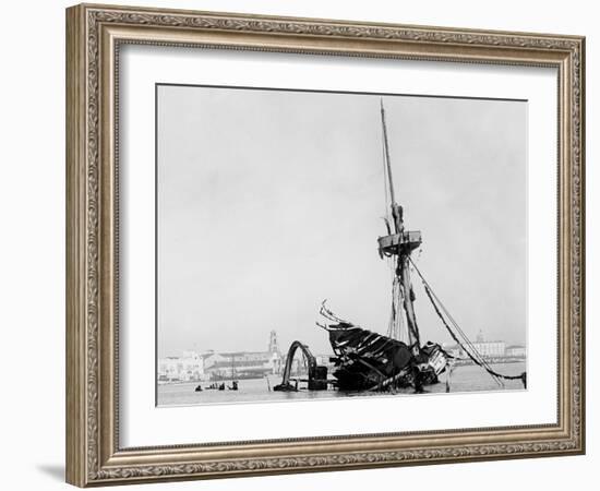 Wreck of the Maine, Havana-null-Framed Photo