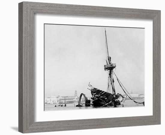 Wreck of the Maine, Havana-null-Framed Photo