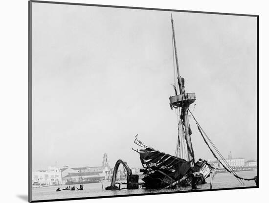 Wreck of the Maine, Havana-null-Mounted Photo