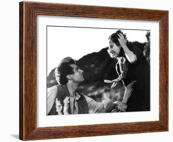 Wuthering Heights, Laurence Olivier, Merle Oberon, 1939-null-Framed Photo