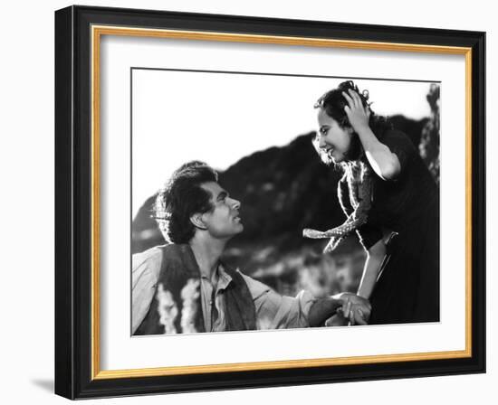 Wuthering Heights, Laurence Olivier, Merle Oberon, 1939-null-Framed Photo