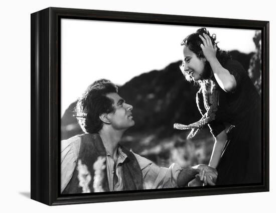 Wuthering Heights, Laurence Olivier, Merle Oberon, 1939-null-Framed Stretched Canvas