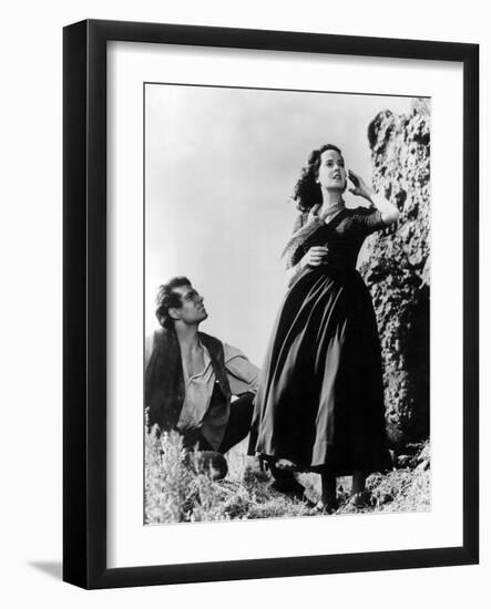 Wuthering Heights, Laurence Olivier, Merle Oberon, 1939-null-Framed Photo