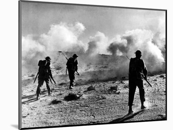 WW2 British Soldiers on Libyan Frontier 1941 Advancing Through a Smoke Screen-null-Mounted Photographic Print