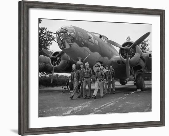 WWII Flying Fortress Crew 1942-null-Framed Photographic Print
