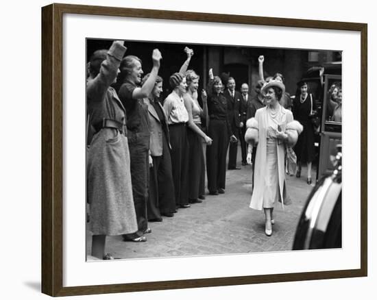 WWII London Queen Elizabeth-Leslie Priest-Framed Photographic Print