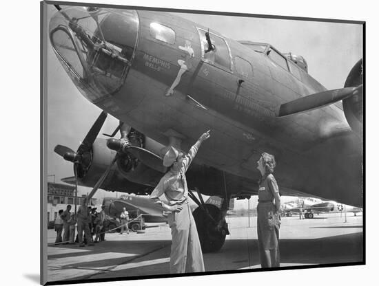 WWII Memphis Belle 1943-null-Mounted Photographic Print