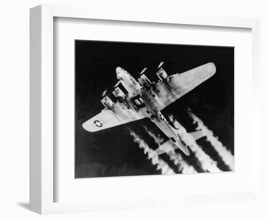 WWII USAF Flying Fortress-null-Framed Photographic Print