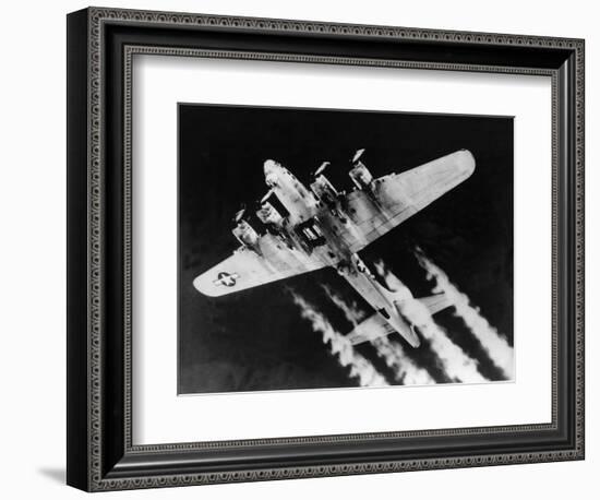 WWII USAF Flying Fortress-null-Framed Photographic Print