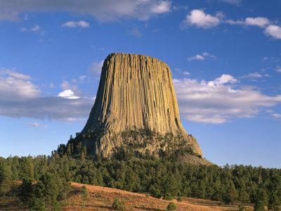 wyoming-devil-s-tower-national-monument_