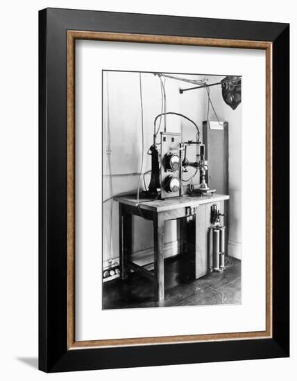 X-ray Equipment-National Physical Laboratory-Framed Photographic Print