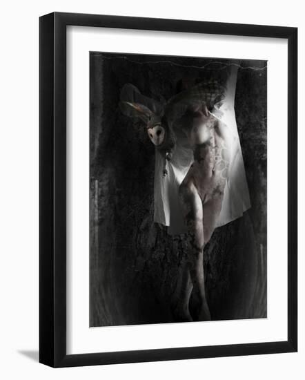 Yakilium-Lynne Davies-Framed Photographic Print