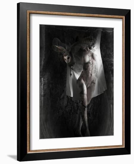 Yakilium-Lynne Davies-Framed Photographic Print