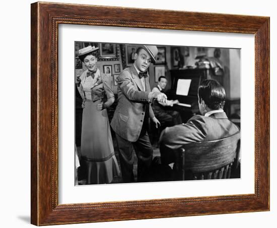 Yankee Doodle Dandy, Joan Leslie, James Cagney, 1942-null-Framed Photo