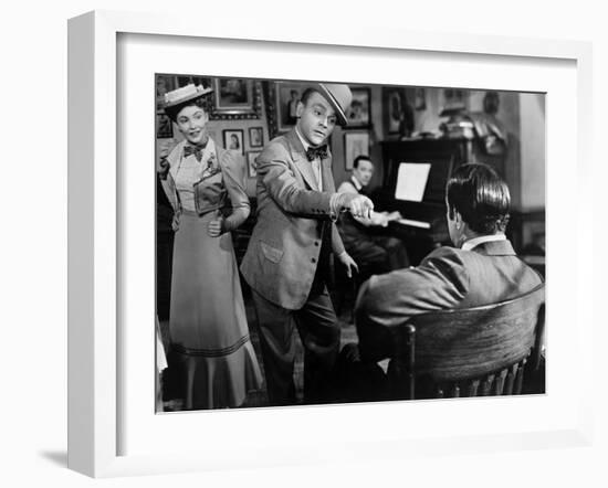 Yankee Doodle Dandy, Joan Leslie, James Cagney, 1942-null-Framed Photo