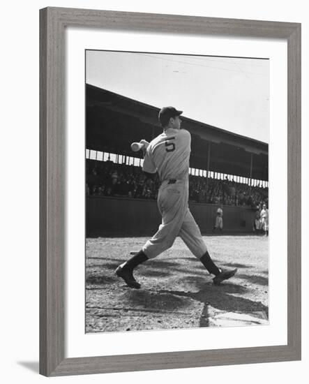 Yankee's Joe Dimaggio at Bat-Carl Mydans-Framed Premium Photographic Print