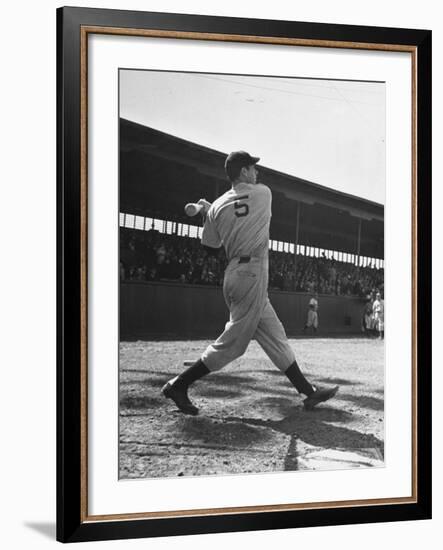 Yankee's Joe Dimaggio at Bat-Carl Mydans-Framed Premium Photographic Print