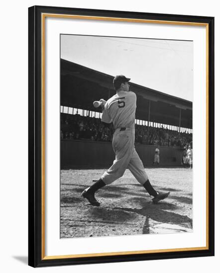 Yankee's Joe Dimaggio at Bat-Carl Mydans-Framed Premium Photographic Print