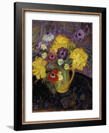 Yellow Tulips; Les Tulipe Jaunes-Frederick Carl Frieseke-Framed Giclee Print