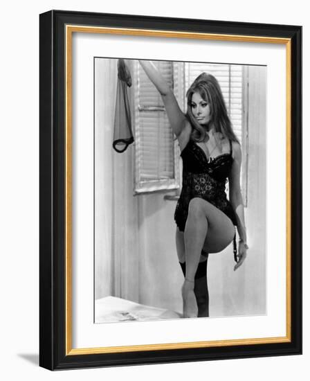 Yesterday, Today and Tomorrow, (AKA Ieri, Oggi, Domani), Sophia Loren, 1963-null-Framed Photo