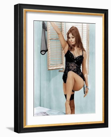 Yesterday, Today and Tomorrow, (aka Ieri, Oggi, Domani), Sophia Loren, 1963-null-Framed Photo