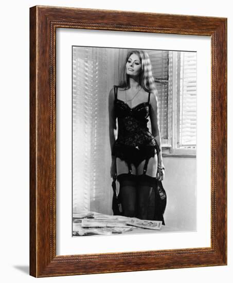 Yesterday, Today and Tomorrow, (AKA Ieri, Oggi, Domani), Sophia Loren, 1963-null-Framed Photo