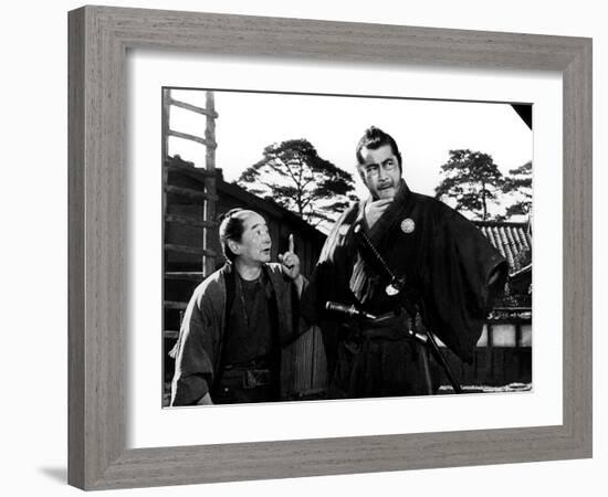 Yojimbo, (aka The Bodyguard), Ikio Sawamura, Toshiro Mifune, 1961-null-Framed Photo