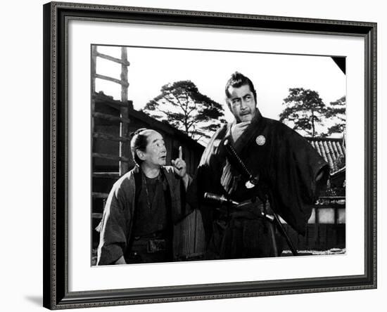 Yojimbo, (aka The Bodyguard), Ikio Sawamura, Toshiro Mifune, 1961-null-Framed Photo