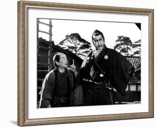 Yojimbo, (aka The Bodyguard), Ikio Sawamura, Toshiro Mifune, 1961-null-Framed Photo