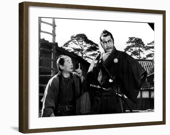 Yojimbo, (aka The Bodyguard), Ikio Sawamura, Toshiro Mifune, 1961-null-Framed Photo