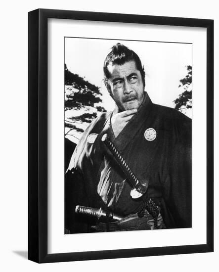 Yojimbo, Toshiro Mifune, 1961-null-Framed Photo